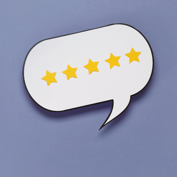 Sprechblase mit 5 Sternen drin, gute Bewertungen, 100% Kundenzufriedenheit, Hintergrund in Bau, Wealth & Living Immobilien Viersen